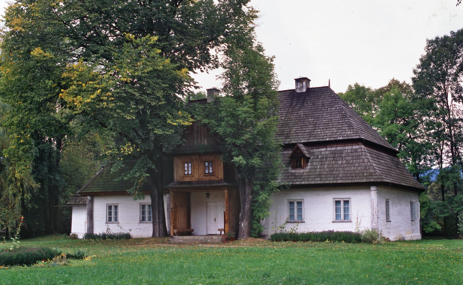 Dwór w Łopusznej